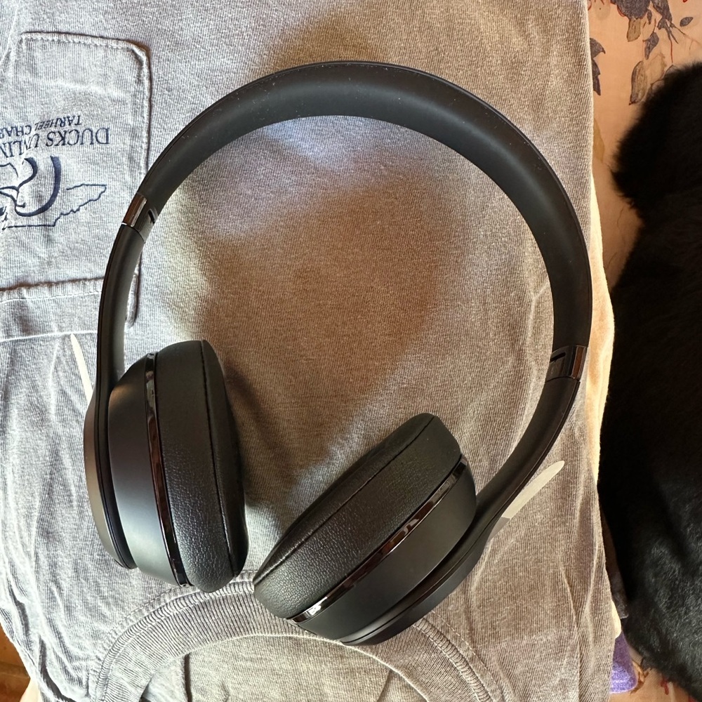 Beats by Dre Over-Ear Black Headphones
